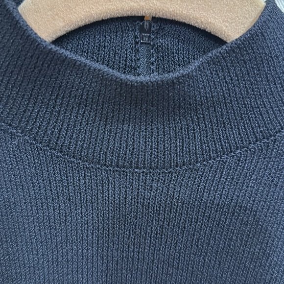 Classic St John Black Women's Top - Picture 3 of 6